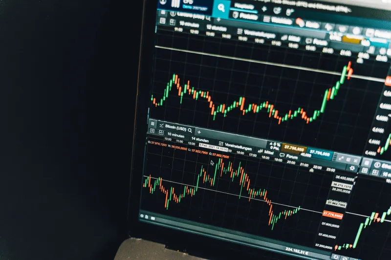 Shallow Water, Deep Trouble: How to Trade Thin Altcoin Markets Without Getting Eaten Alive