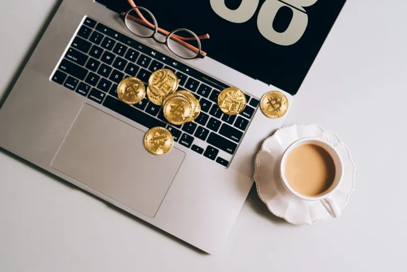 Too Safe to Win: The Real Cost of Hiding Your Crypto in Stablecoins